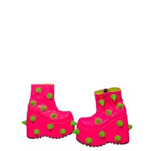 Demonia platform boot size 10 great condition